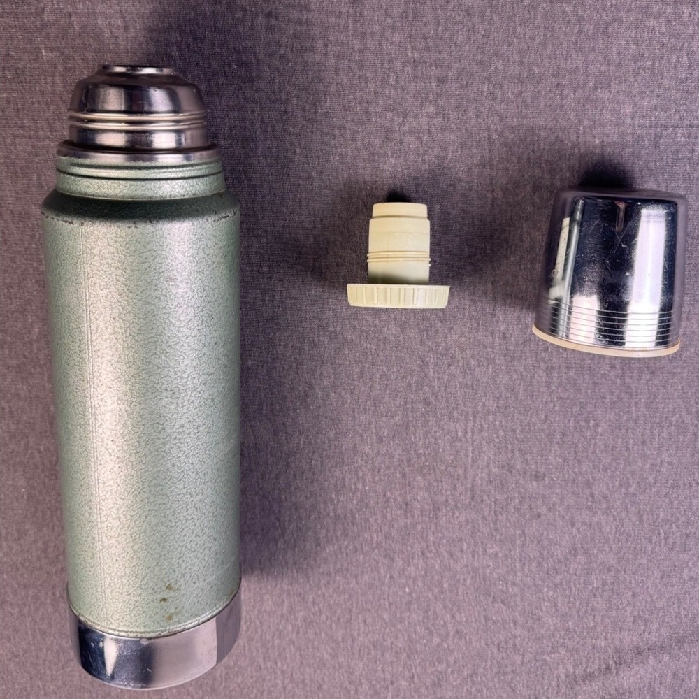 Vintage Aladdin Stanley No. A-944C Quart Thermos Bottle with Cup Stopper Green - Picture 2 of 6
